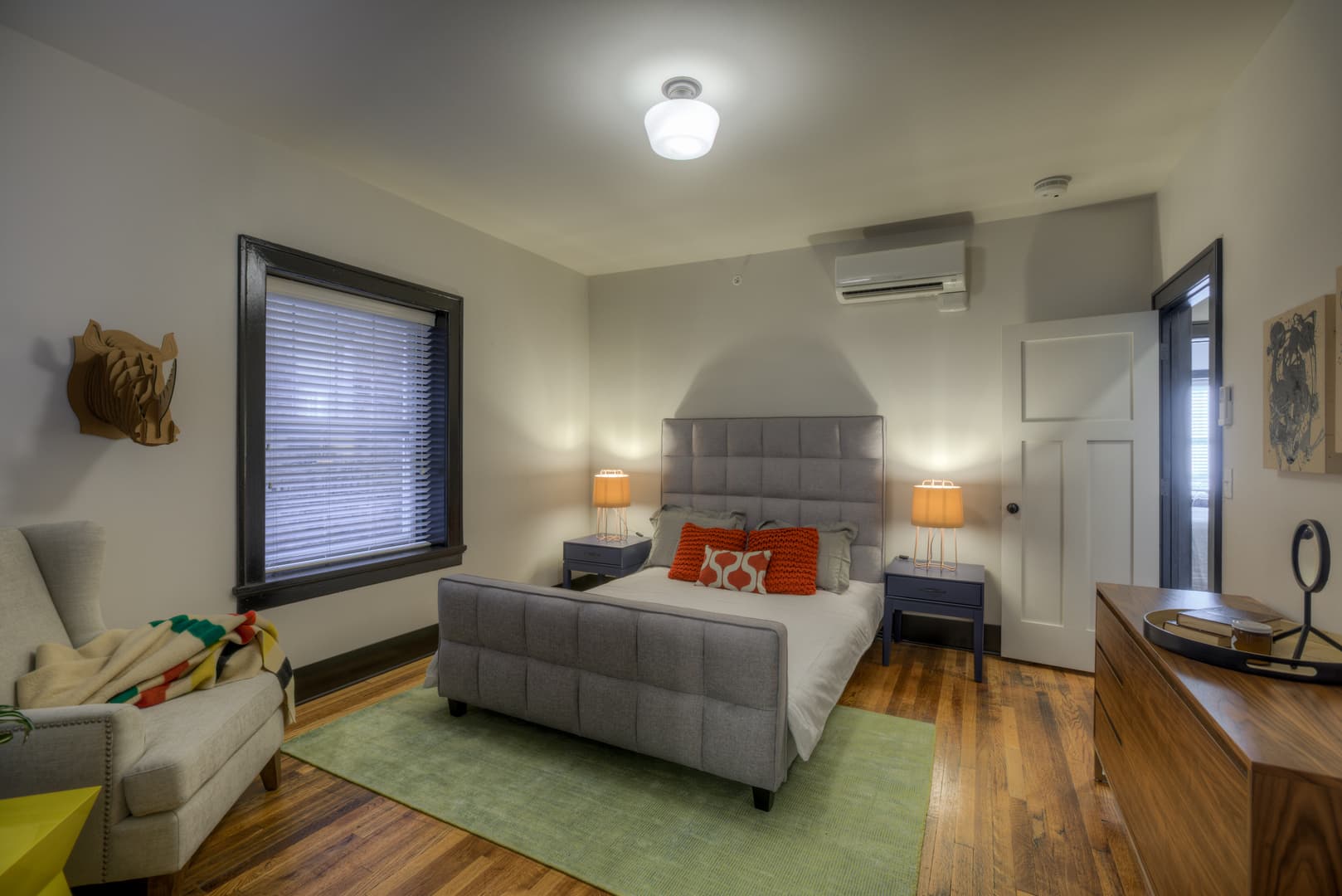 Omaha Apartment: 3804 Farnam St