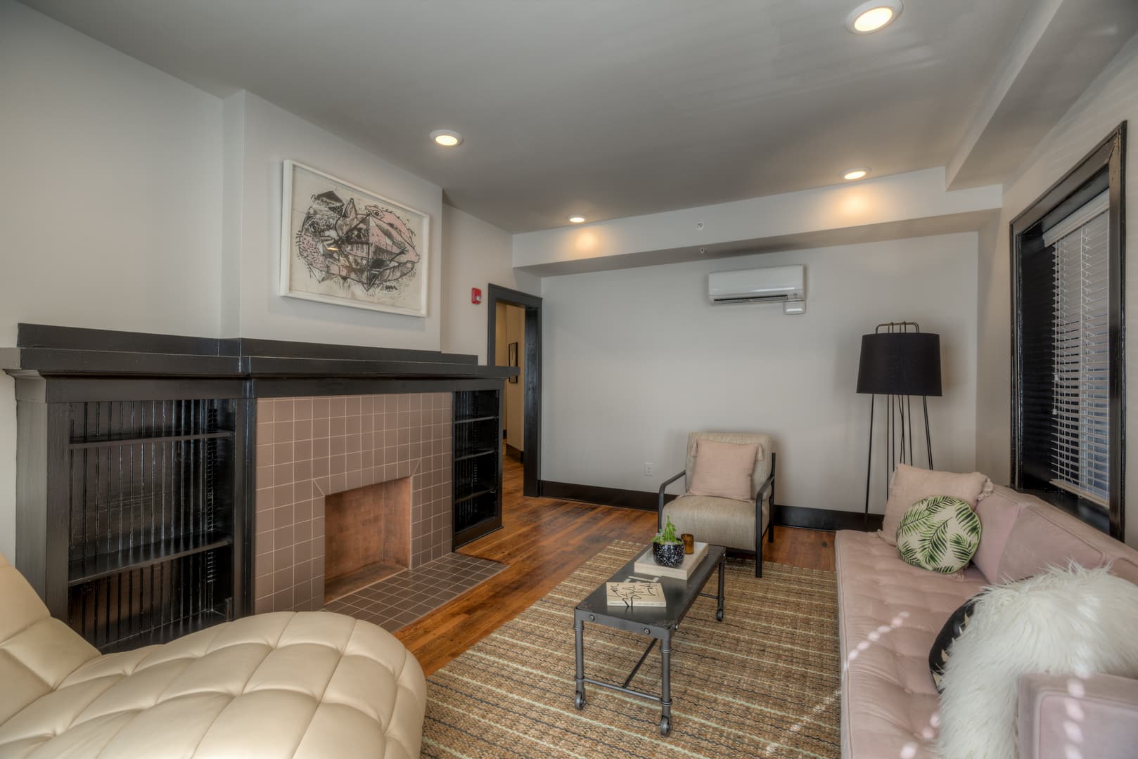 Omaha Apartment: 3804 Farnam St