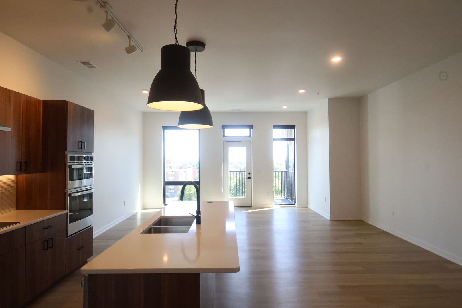 Omaha Apartment: 3737 Farnam Street