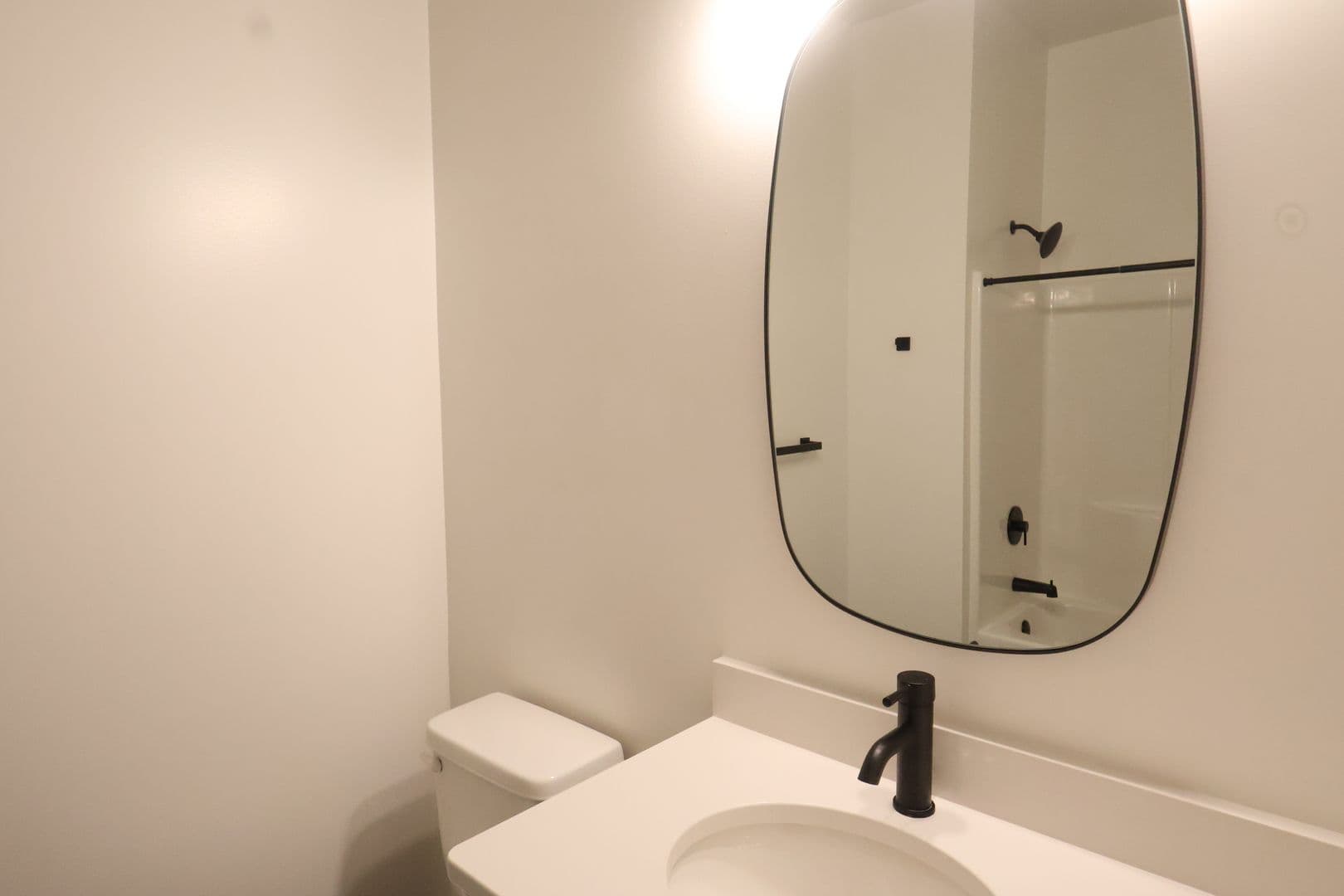 Omaha Apartment: 3737 Farnam Street