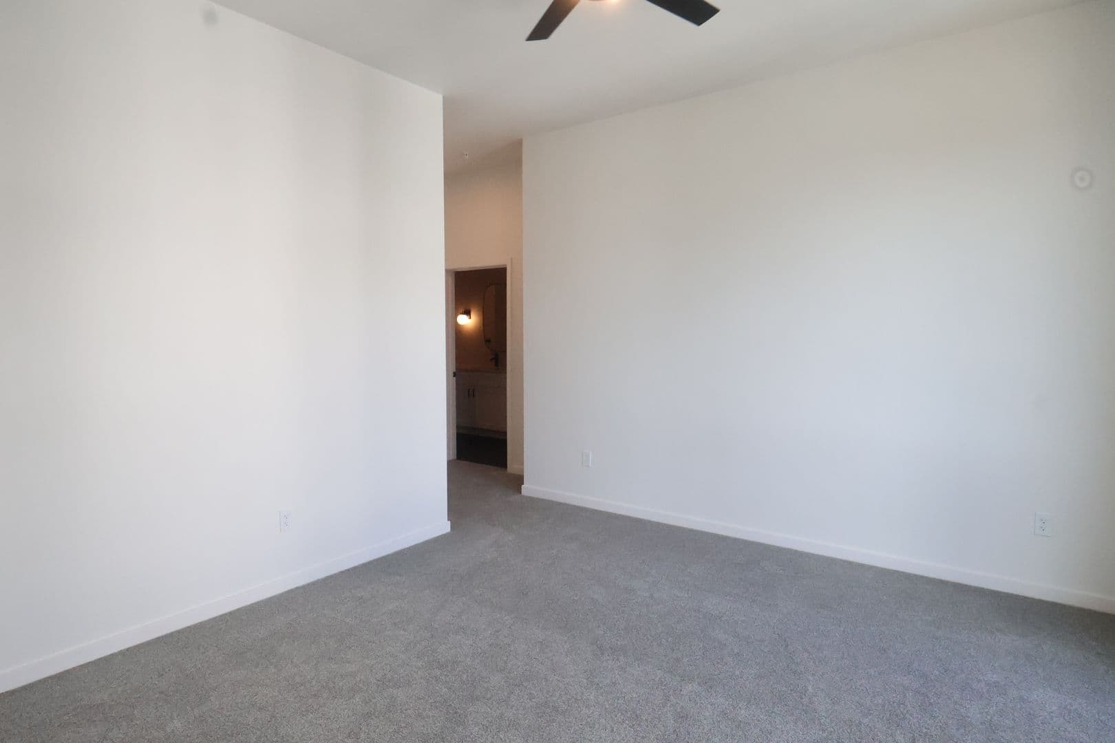 Omaha Apartment: 3737 Farnam Street