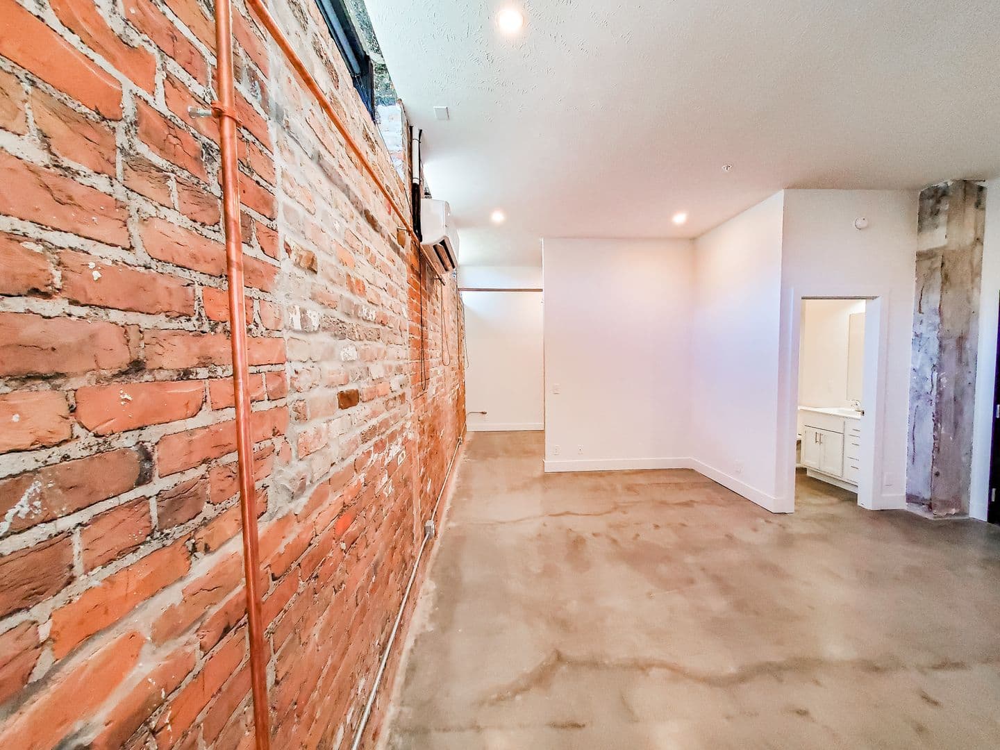 Omaha Apartment: 1311 S 9th St