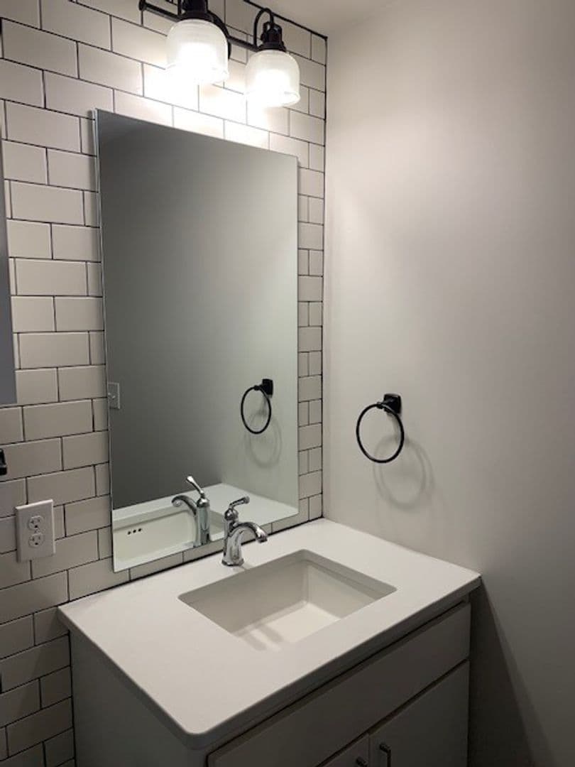 Omaha Apartment: 3804 Farnam St