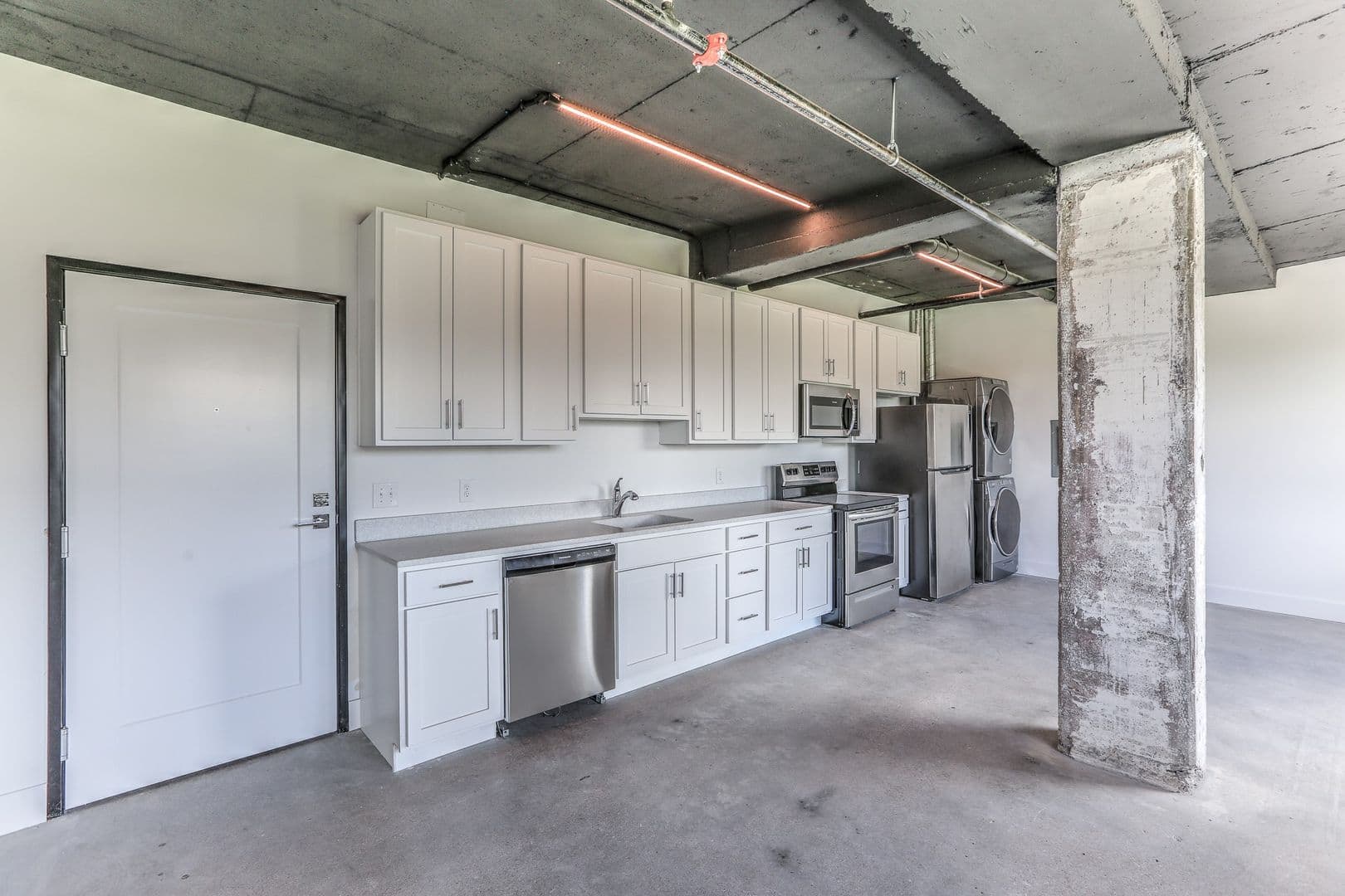 Omaha Apartment: 1311 S 9th St