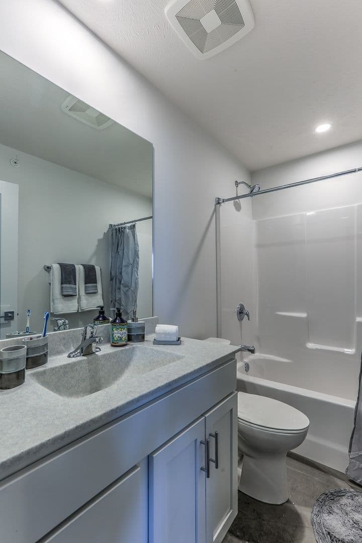 Omaha Apartment: 1311 S 9th St