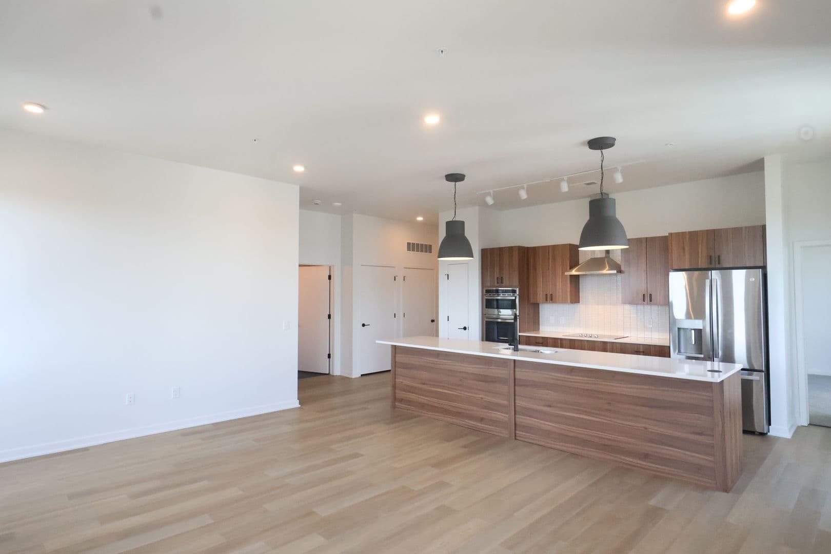 Omaha Apartment: 3737 Farnam Street