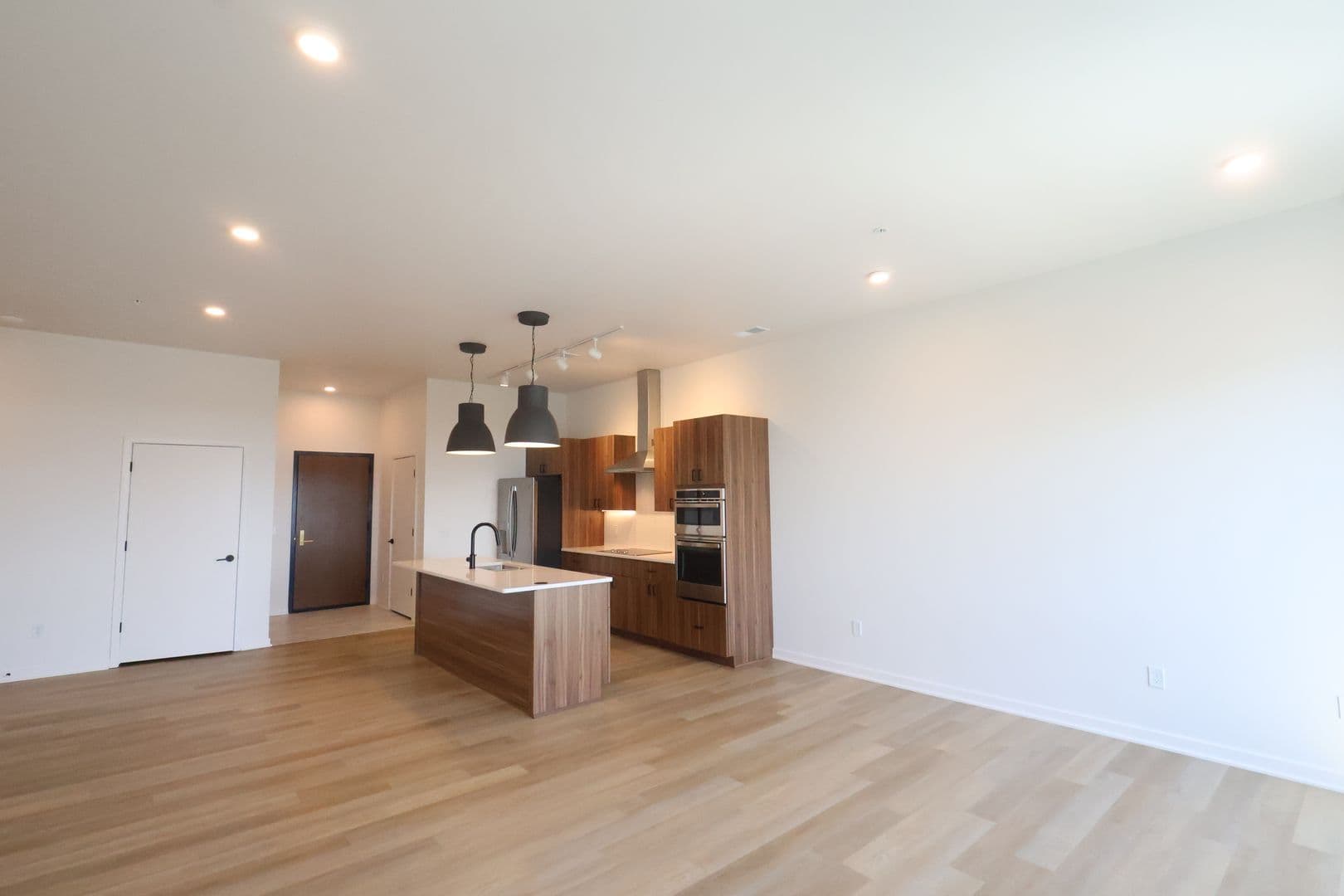 Omaha Apartment: 3737 Farnam Street