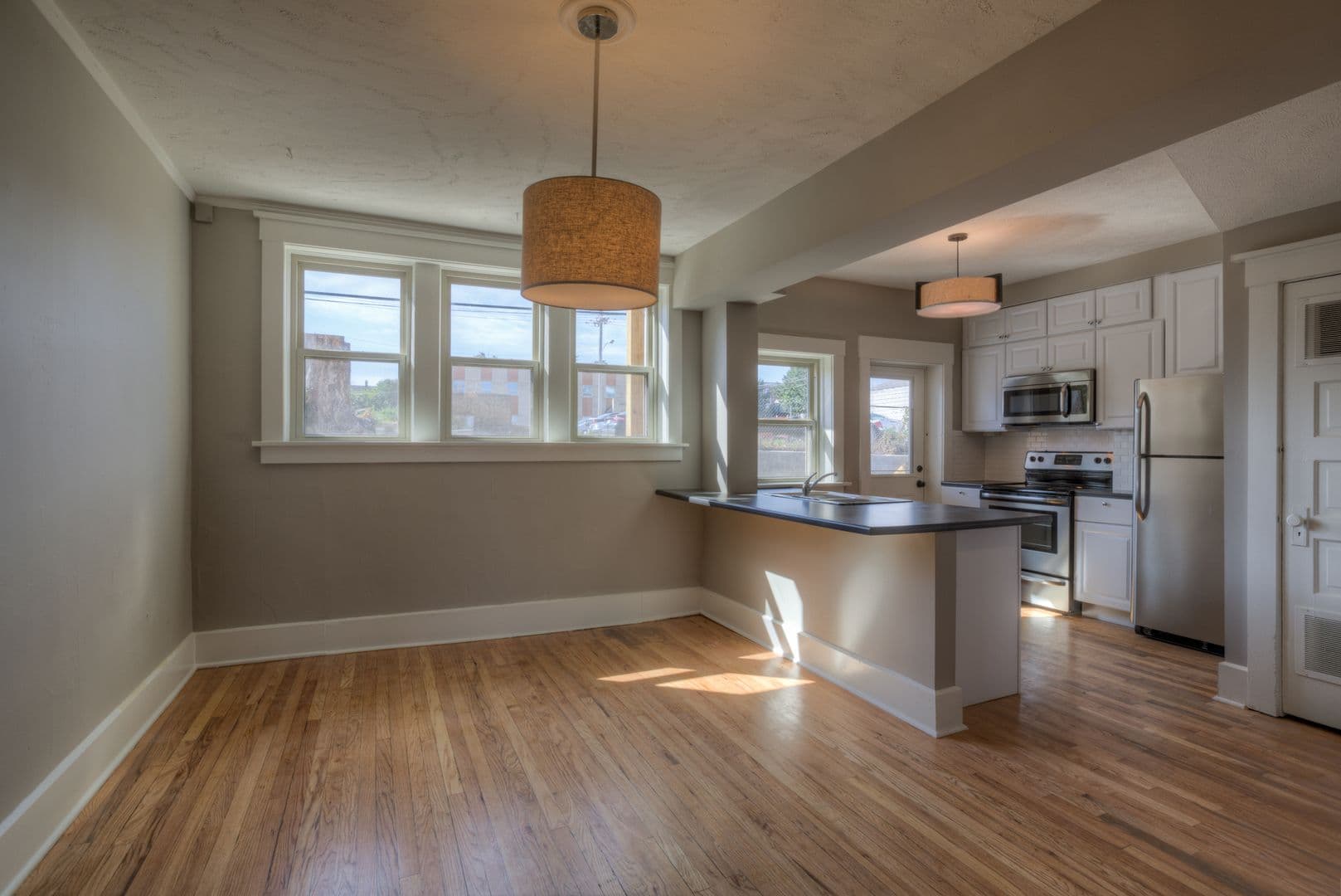 Omaha Apartment: 3913 / 3915 / 3917 / 3919 Farnam St
