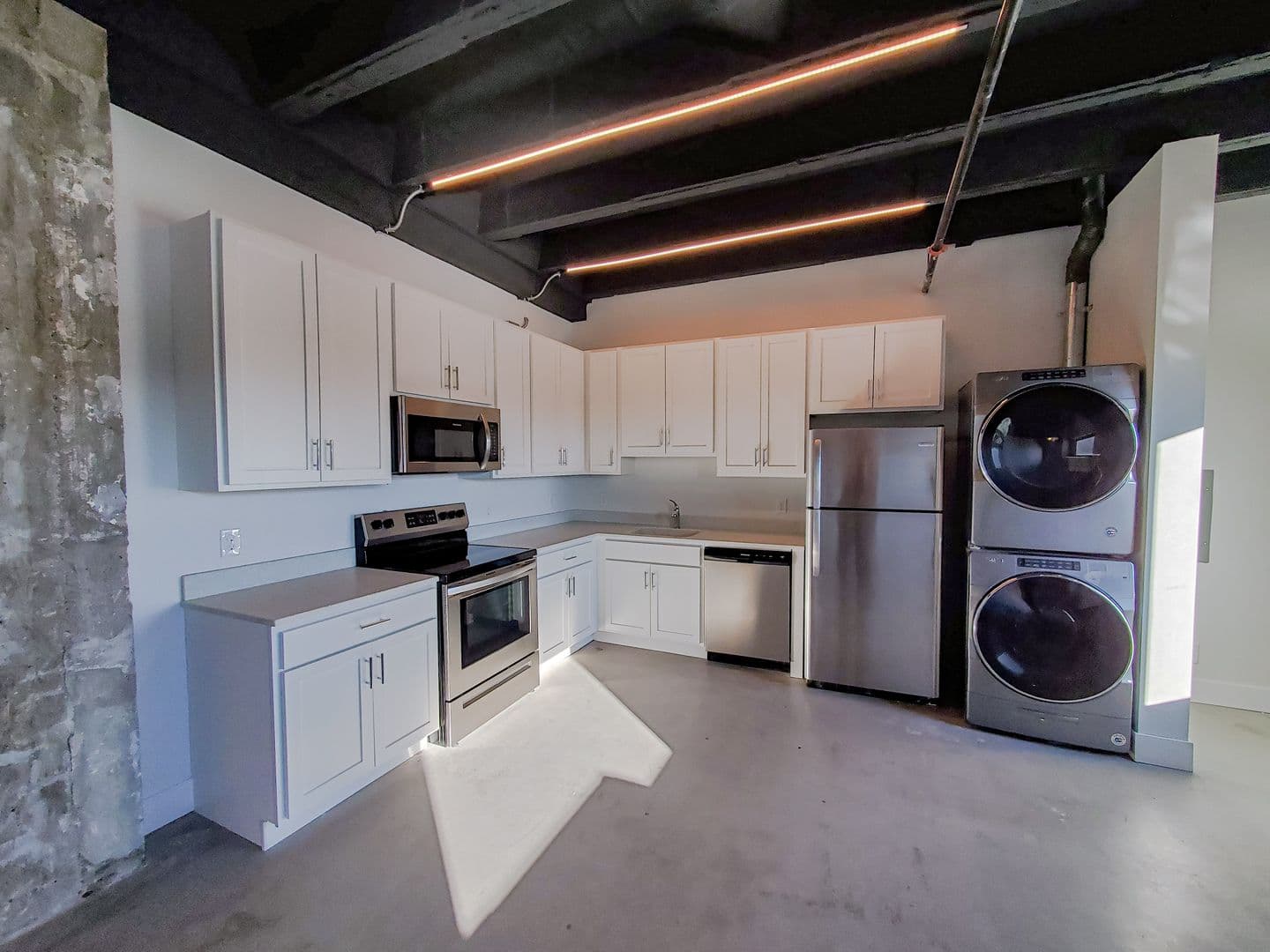 Omaha Apartment: 1311 S 9th St