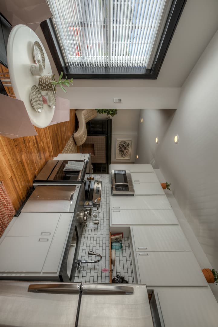 Omaha Apartment: 3804 Farnam St