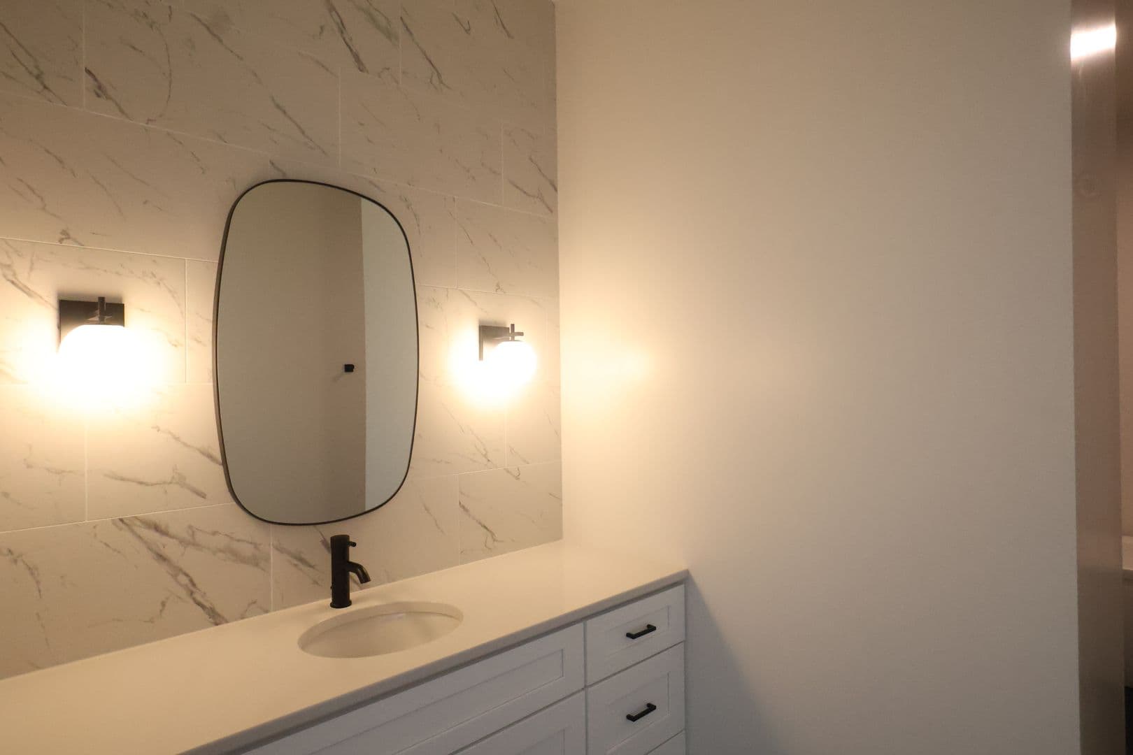 Omaha Apartment: 3737 Farnam Street
