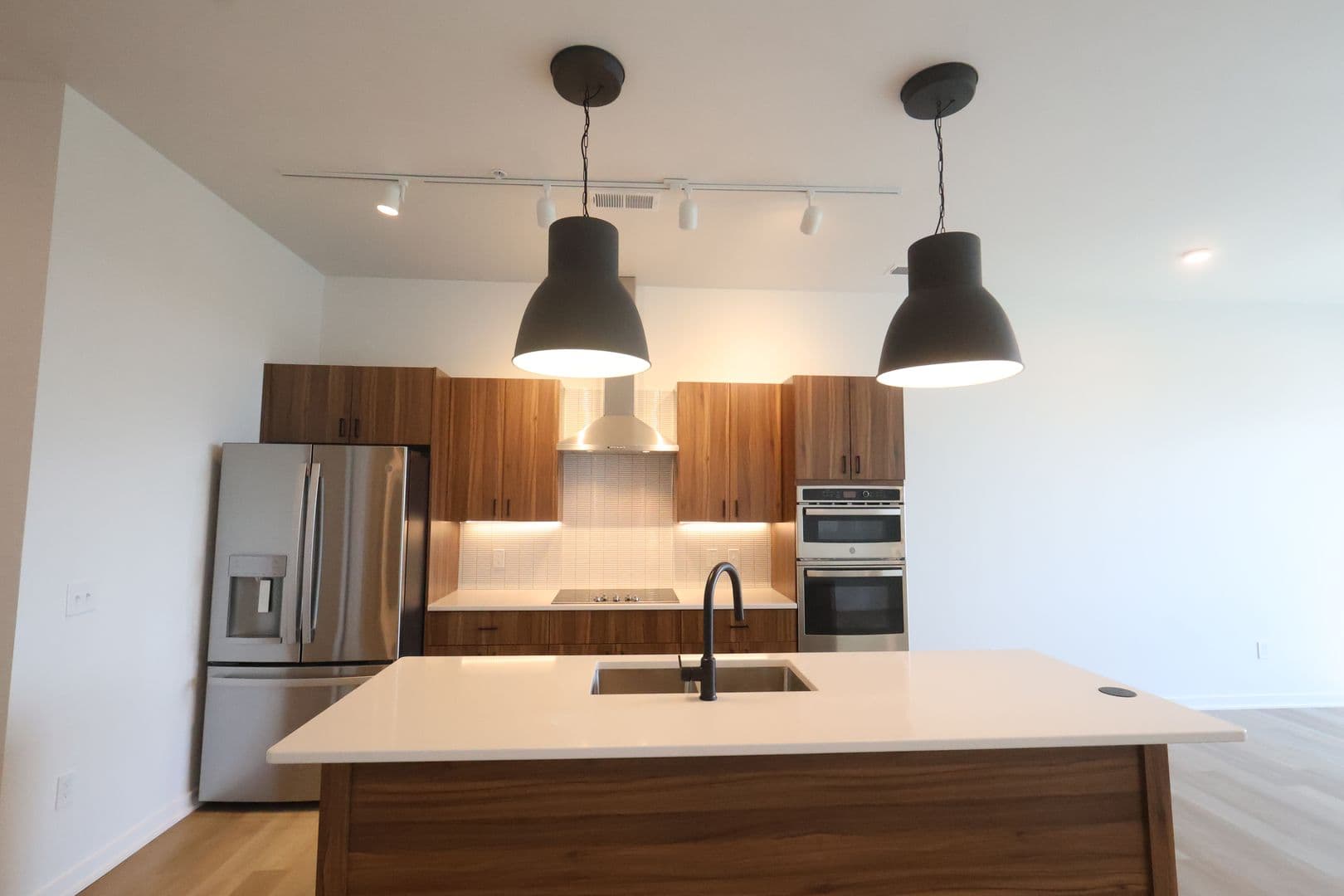 Omaha Apartment: 3737 Farnam Street