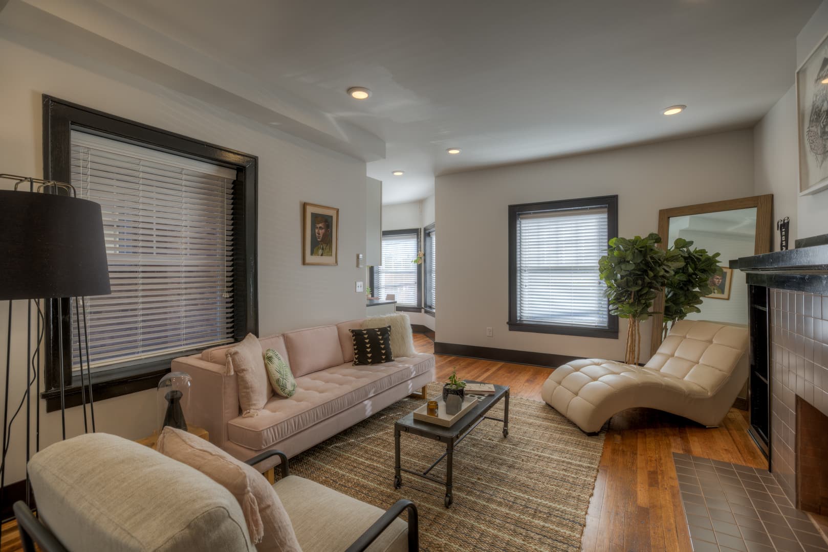 Omaha Apartment: 3804 Farnam St