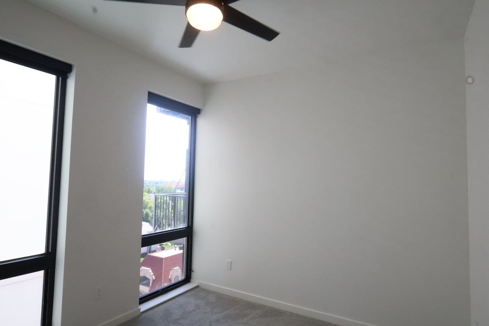 Omaha Apartment: 3737 Farnam Street