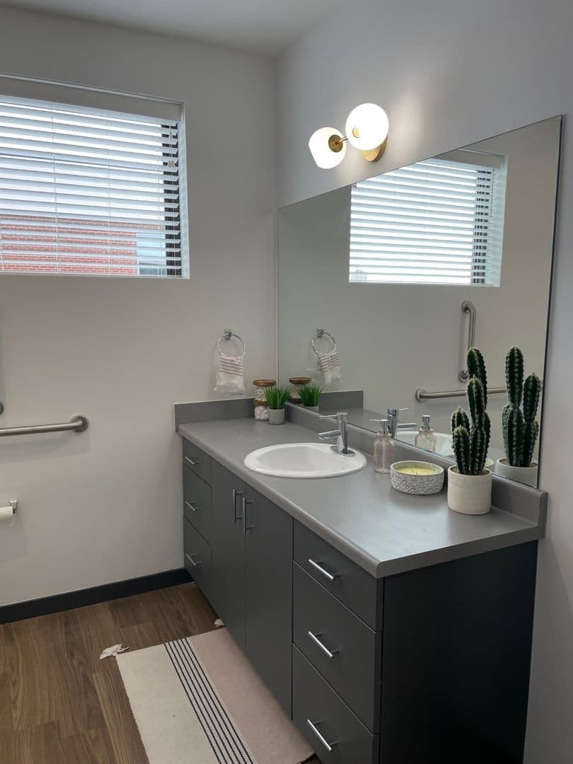 Omaha Apartment: 4400 S Douglas Street