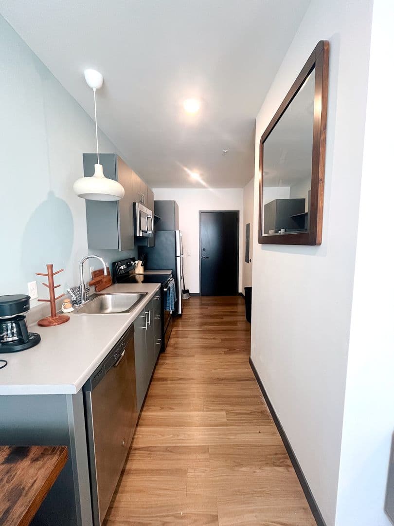 Omaha Apartment: 4400 S Douglas Street