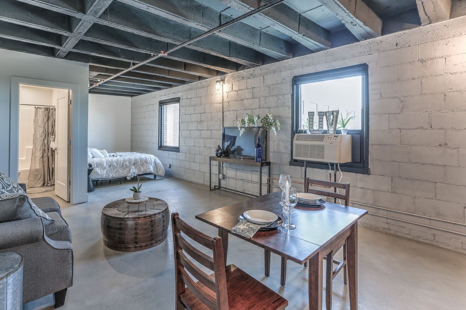Omaha Apartment: 1311 S 9th St