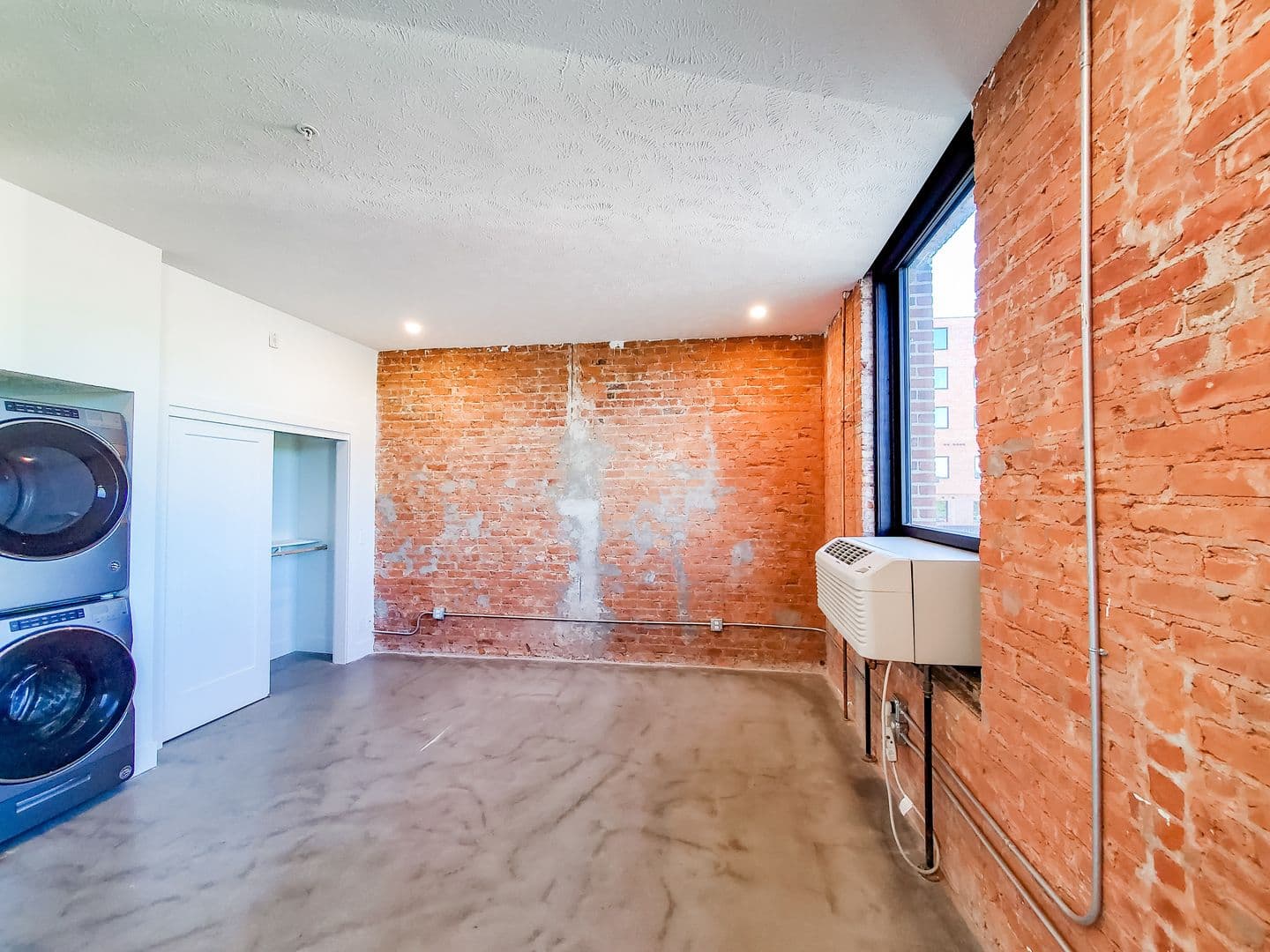 Omaha Apartment: 1311 S 9th St
