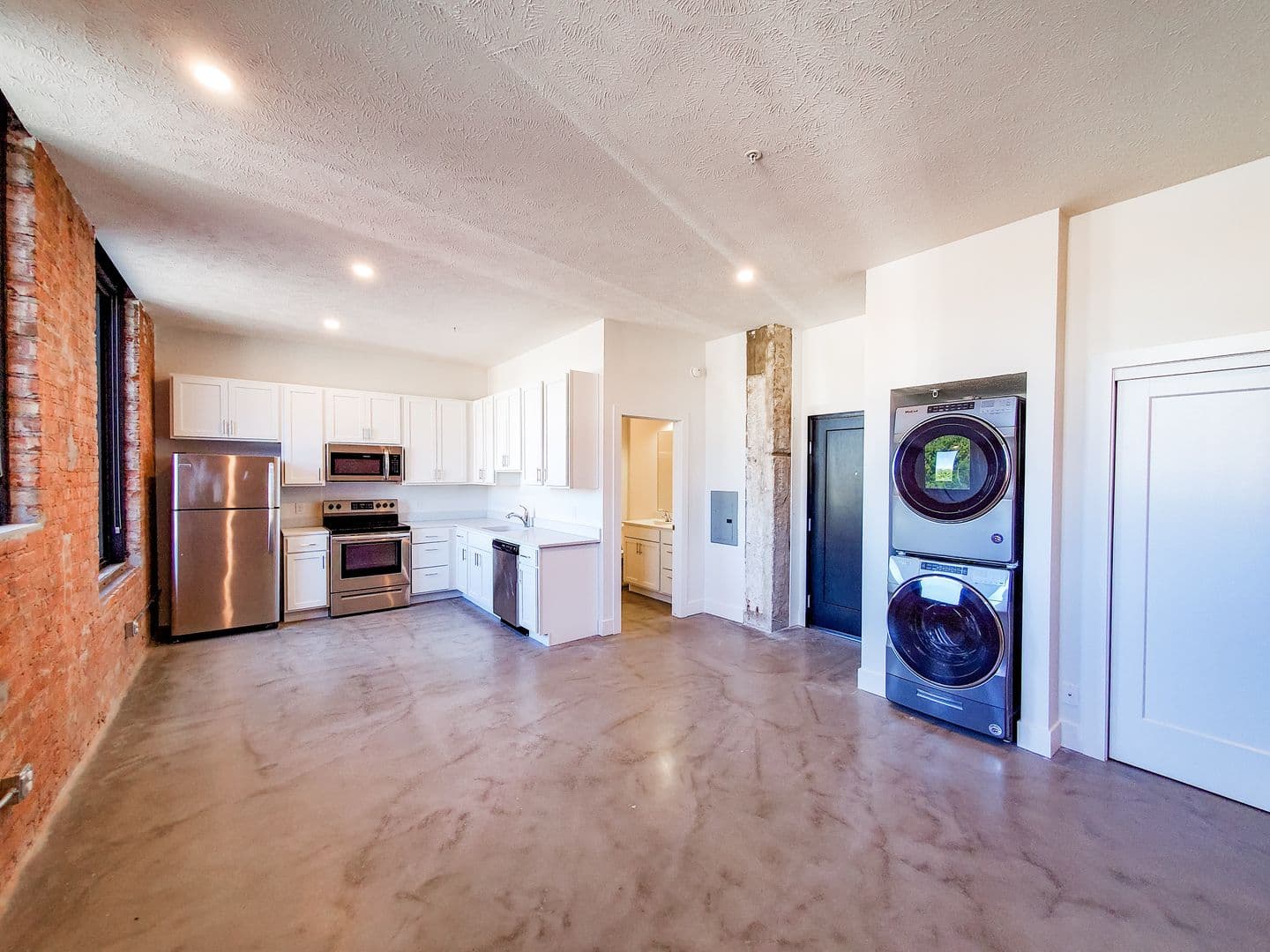 Omaha Apartment: 1311 S 9th St