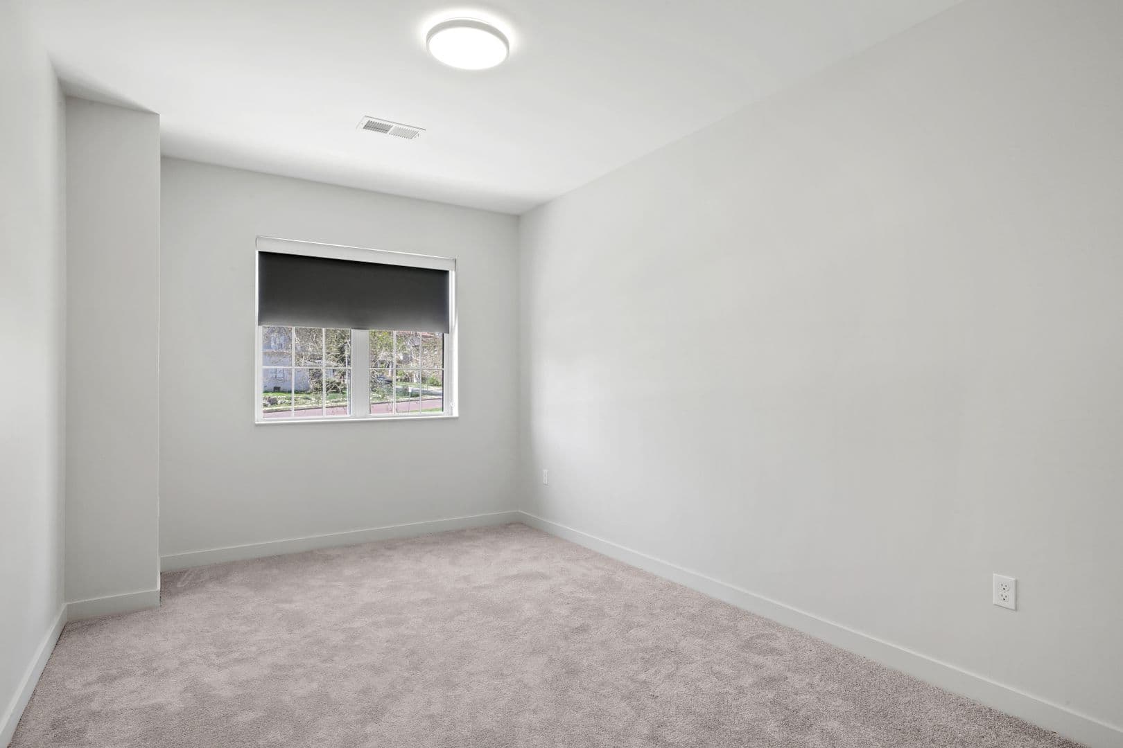 Omaha Apartment: 3306 Jones St