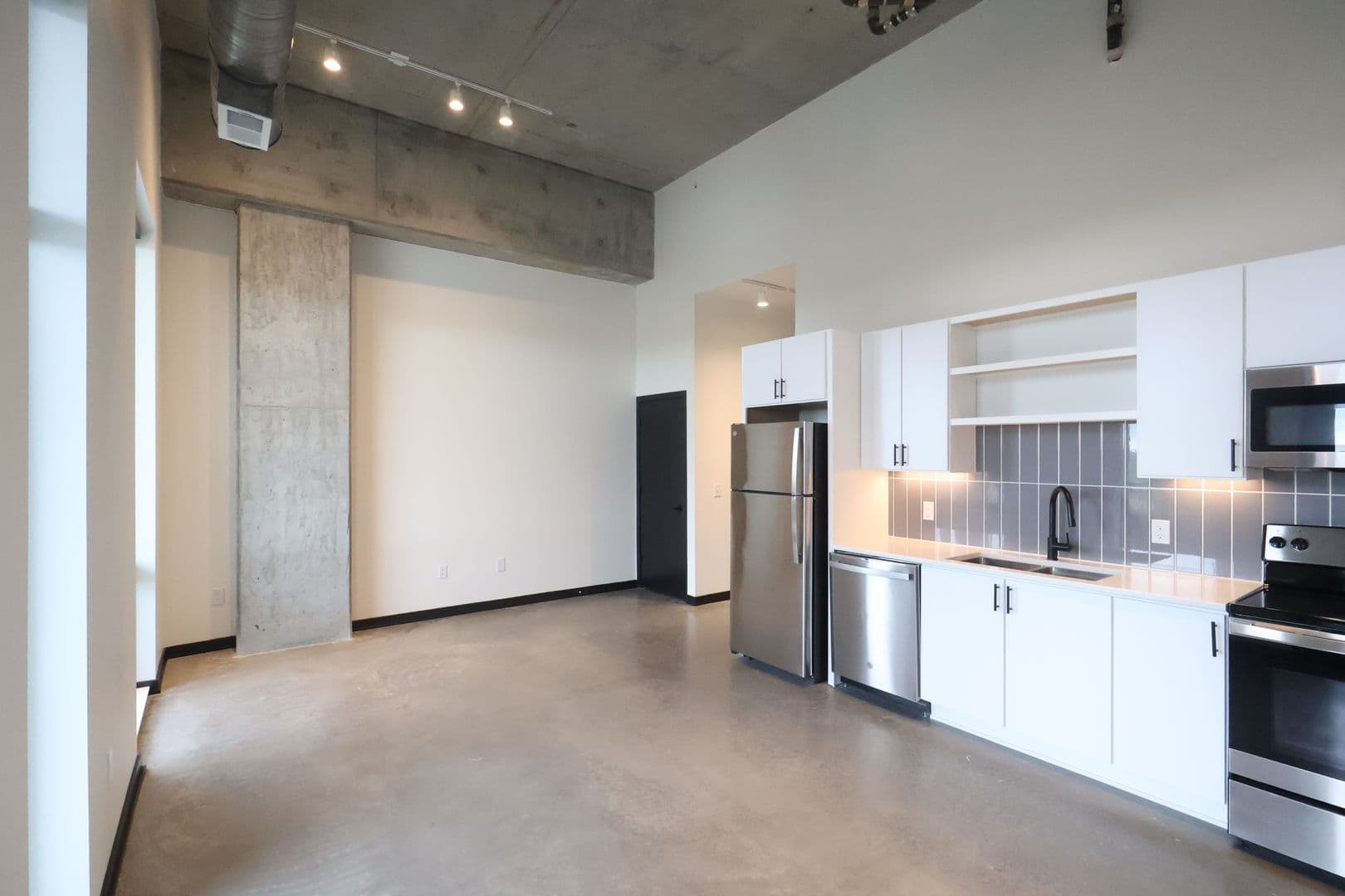 Omaha Apartment: 3737 Farnam Street