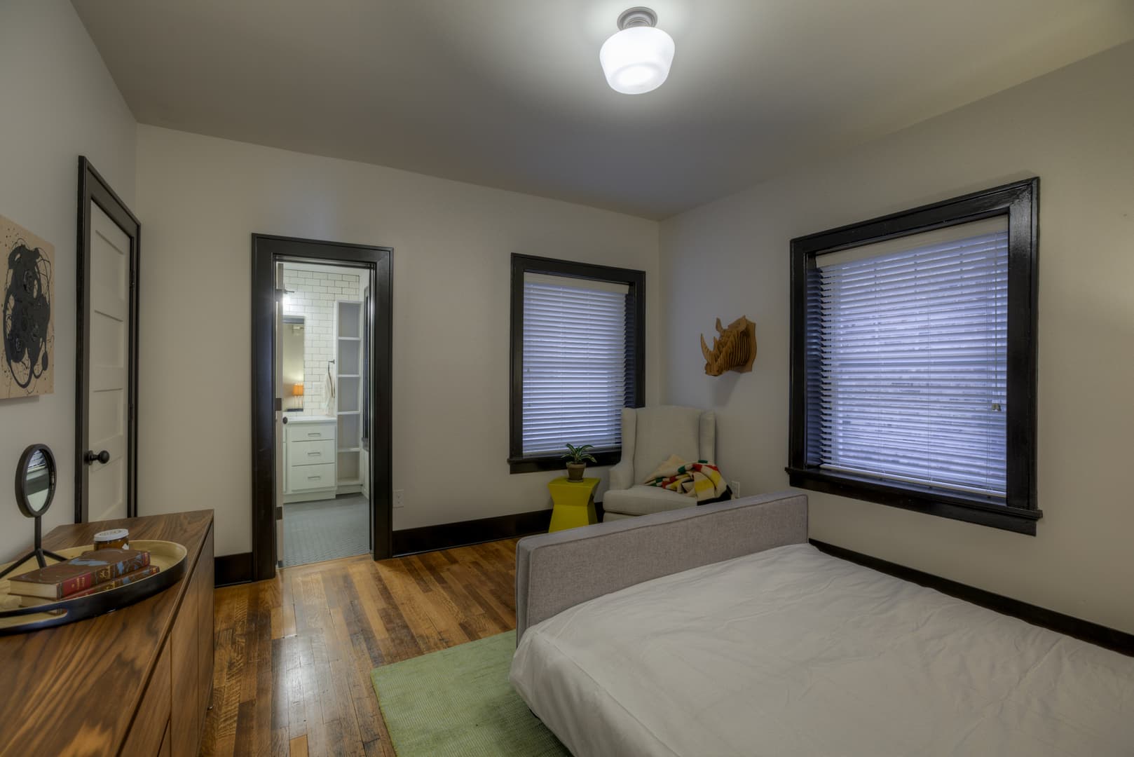 Omaha Apartment: 3804 Farnam St