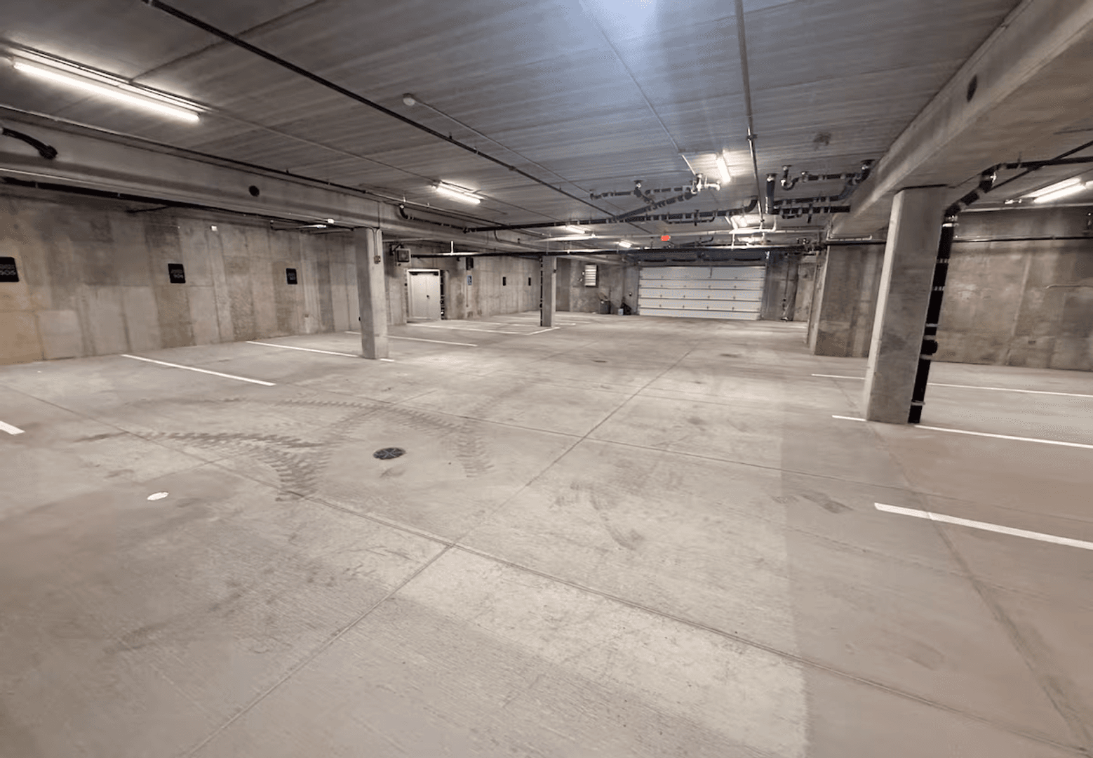 Omaha Apartment: 3612 Leavenworth St - 201