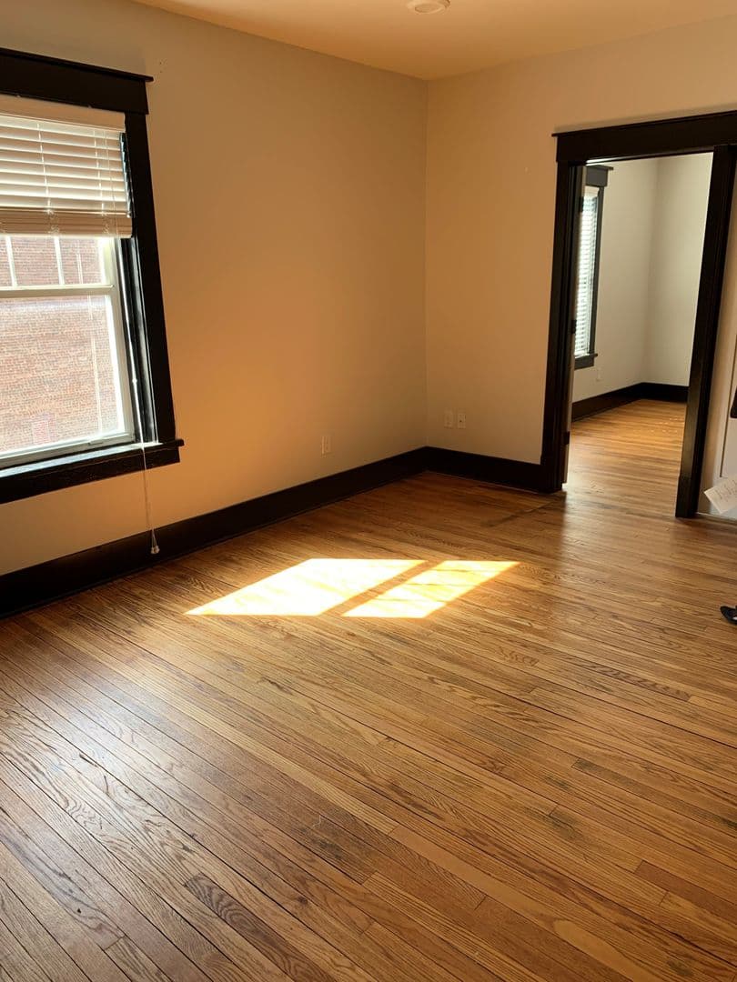 Omaha Apartment: 3804 Farnam St