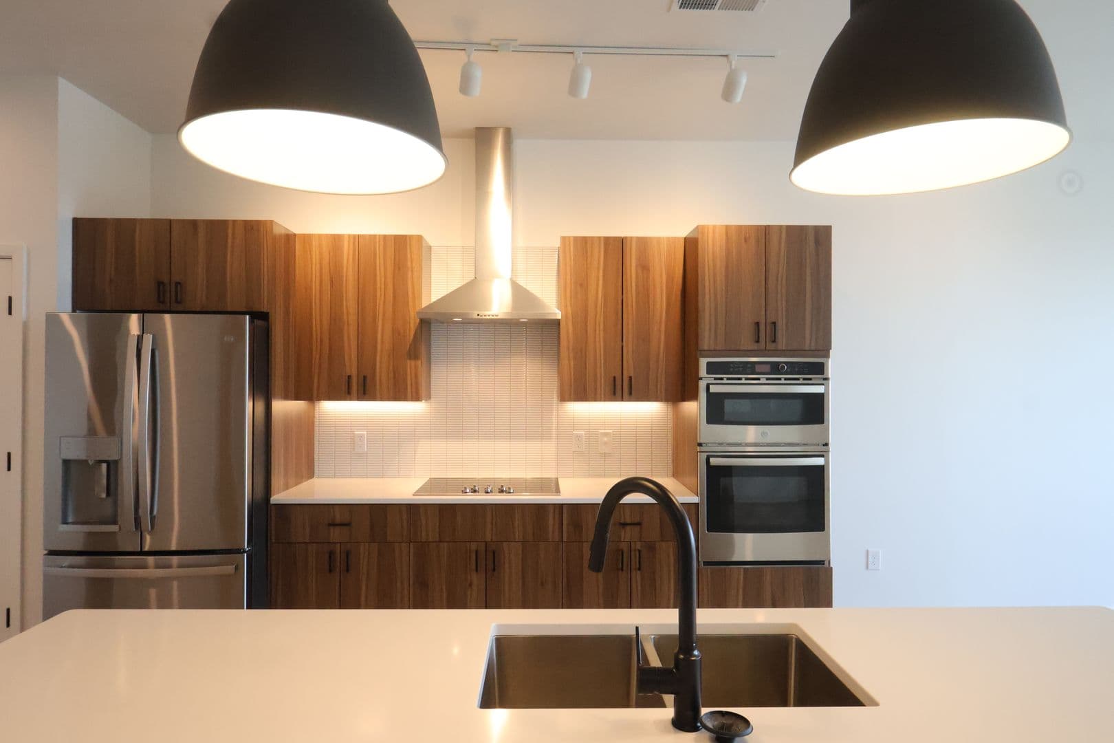 Omaha Apartment: 3737 Farnam Street