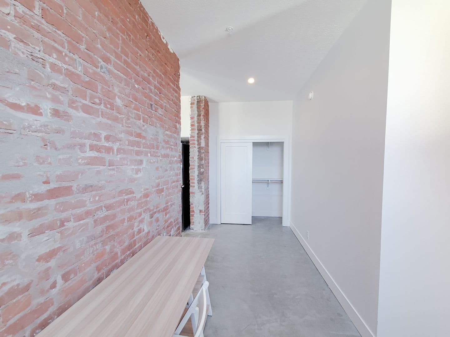 Omaha Apartment: 1311 S 9th St