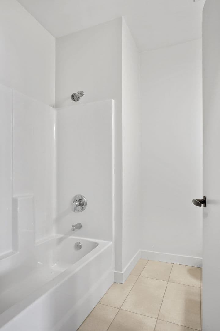 Omaha Apartment: 3306 Jones St
