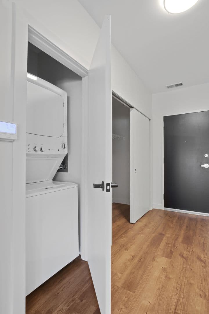 Omaha Apartment: 3306 Jones St