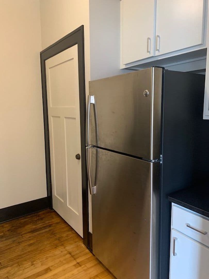 Omaha Apartment: 3804 Farnam St