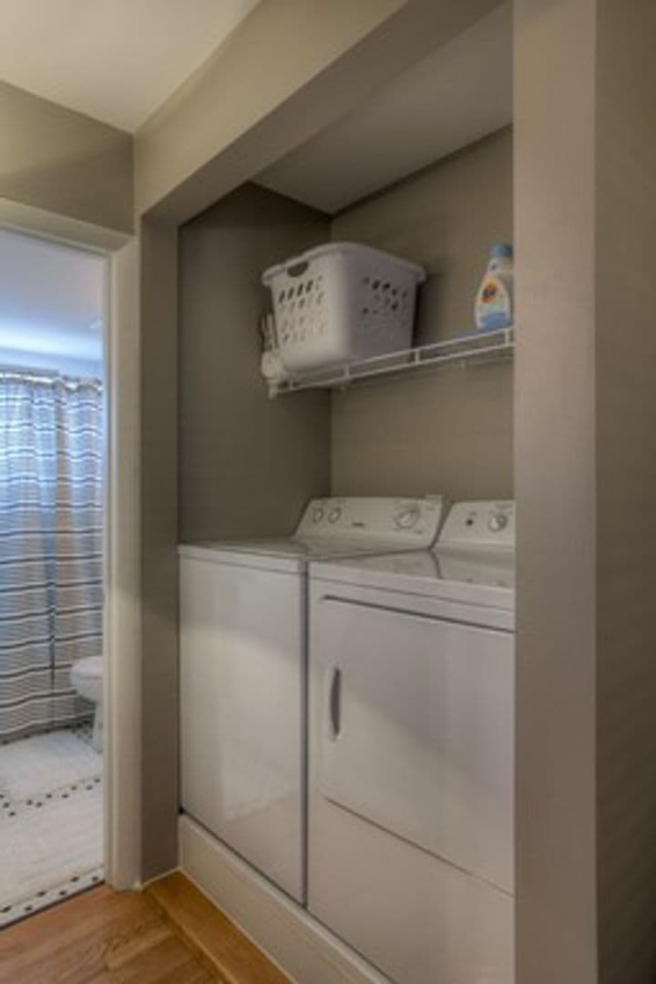Omaha Apartment: 124 S 39th St # 18