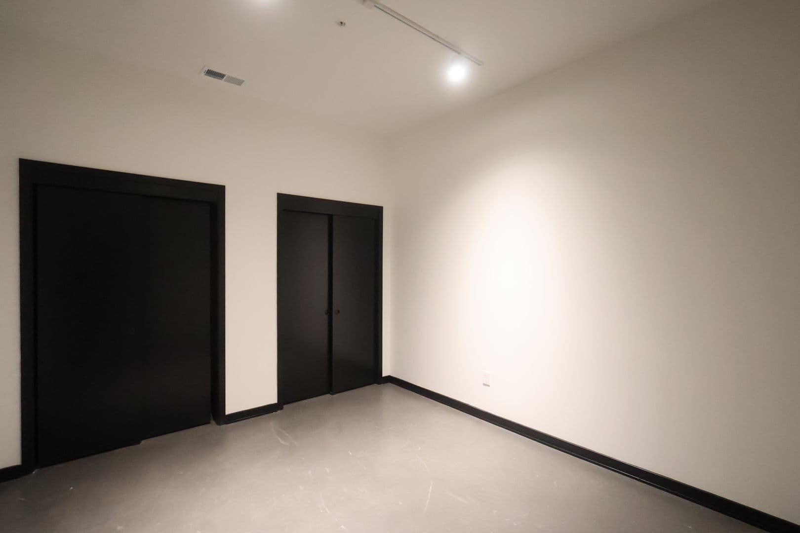 Omaha Apartment: 3737 Farnam Street