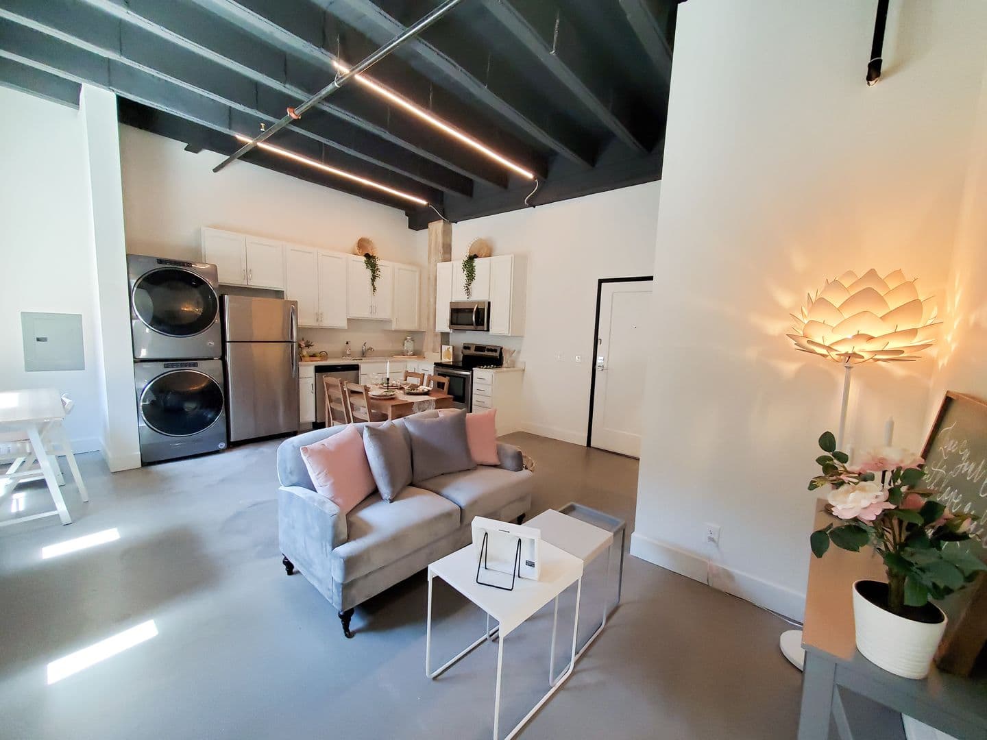 Omaha Apartment: 1311 S 9th St