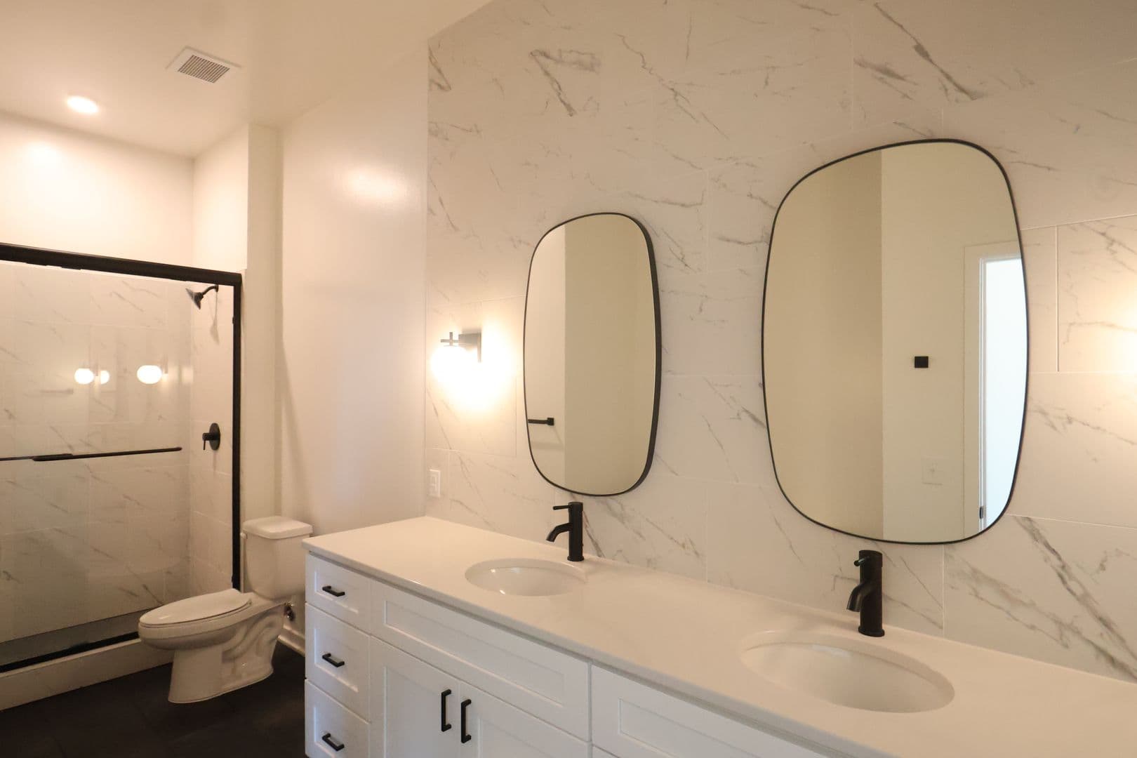 Omaha Apartment: 3737 Farnam Street