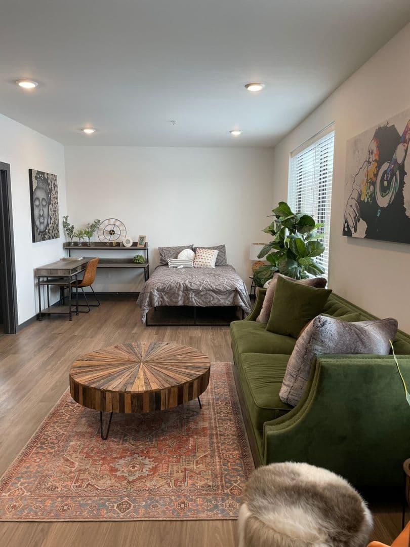 Omaha Apartment: 4400 S Douglas Street