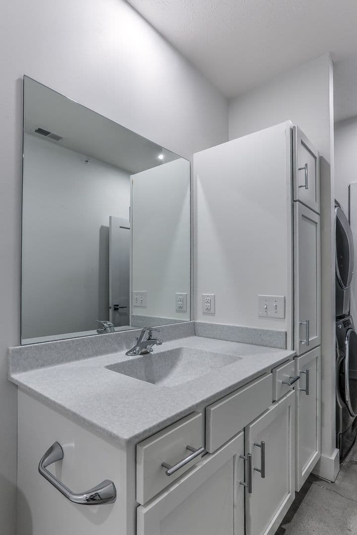 Omaha Apartment: 1311 S 9th St