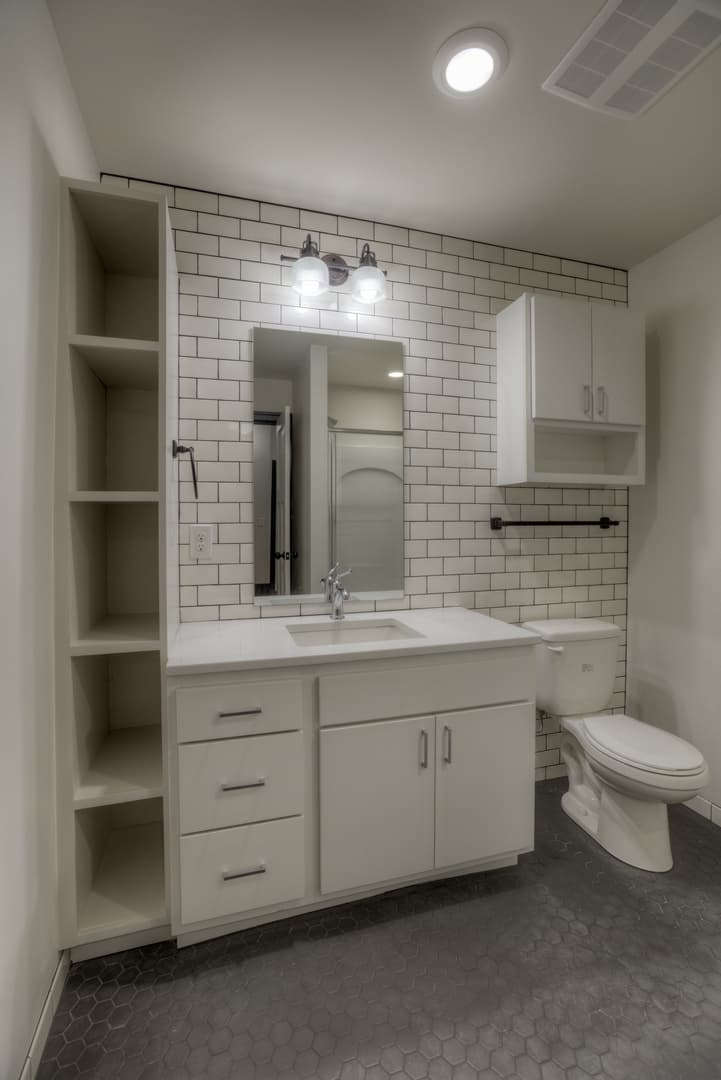 Omaha Apartment: 3804 Farnam St