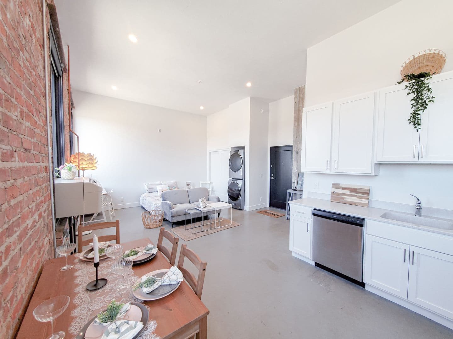 Omaha Apartment: 1311 S 9th St