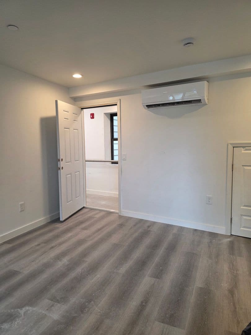 Philadelphia Apartment: 543 Washington Ave