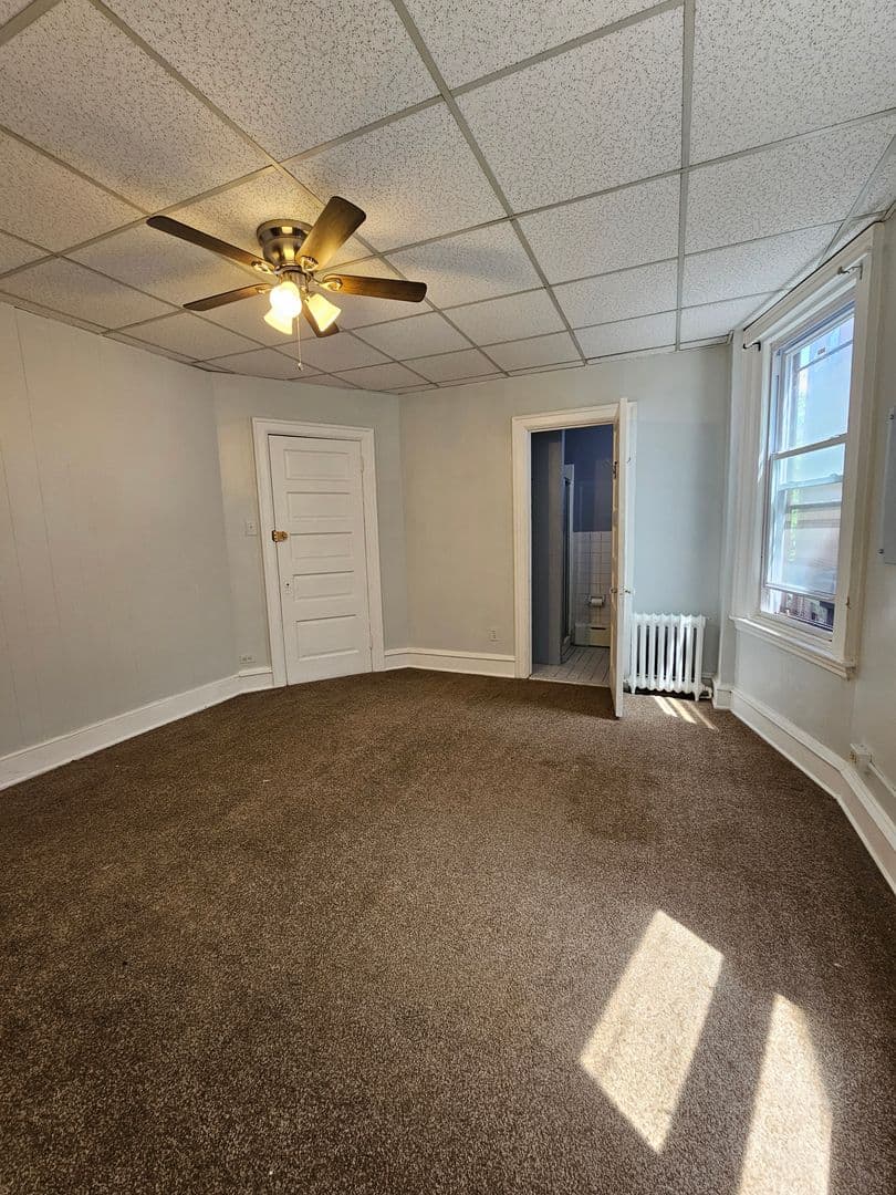 Philadelphia Apartment: 322 S 43rd St