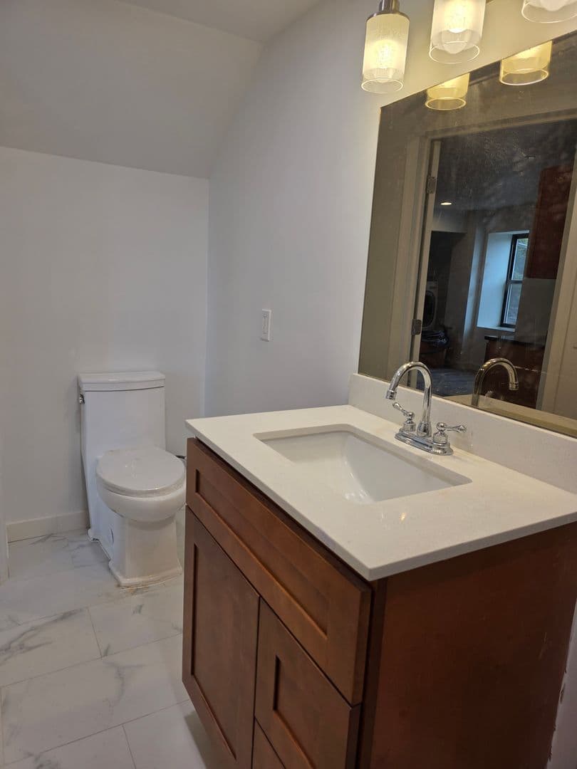 Philadelphia Apartment: 543 Washington Ave
