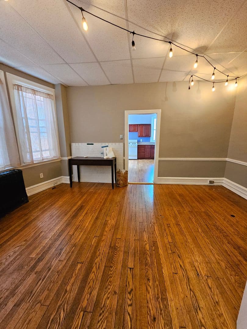 Philadelphia Apartment: 322 S 43rd St