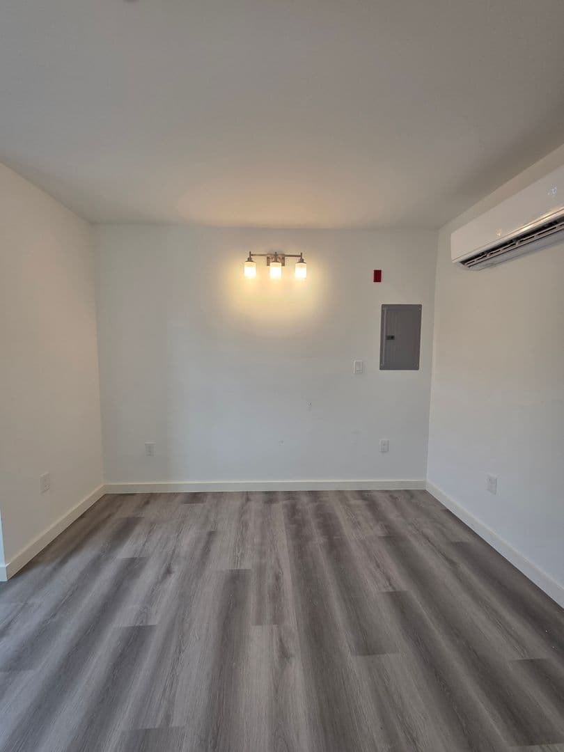 Philadelphia Apartment: 541 Washington Ave - 2nd Floor