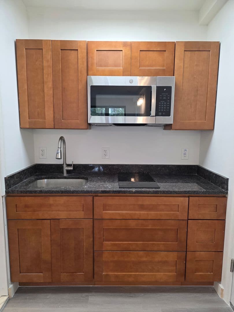 Philadelphia Apartment: 541 Washington Ave - 2nd Floor