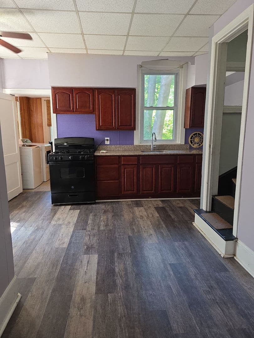 Philadelphia Apartment: 322 S 43rd St