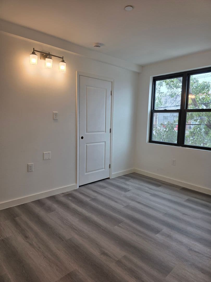 Philadelphia Apartment: 541 Washington Ave - 2nd Floor