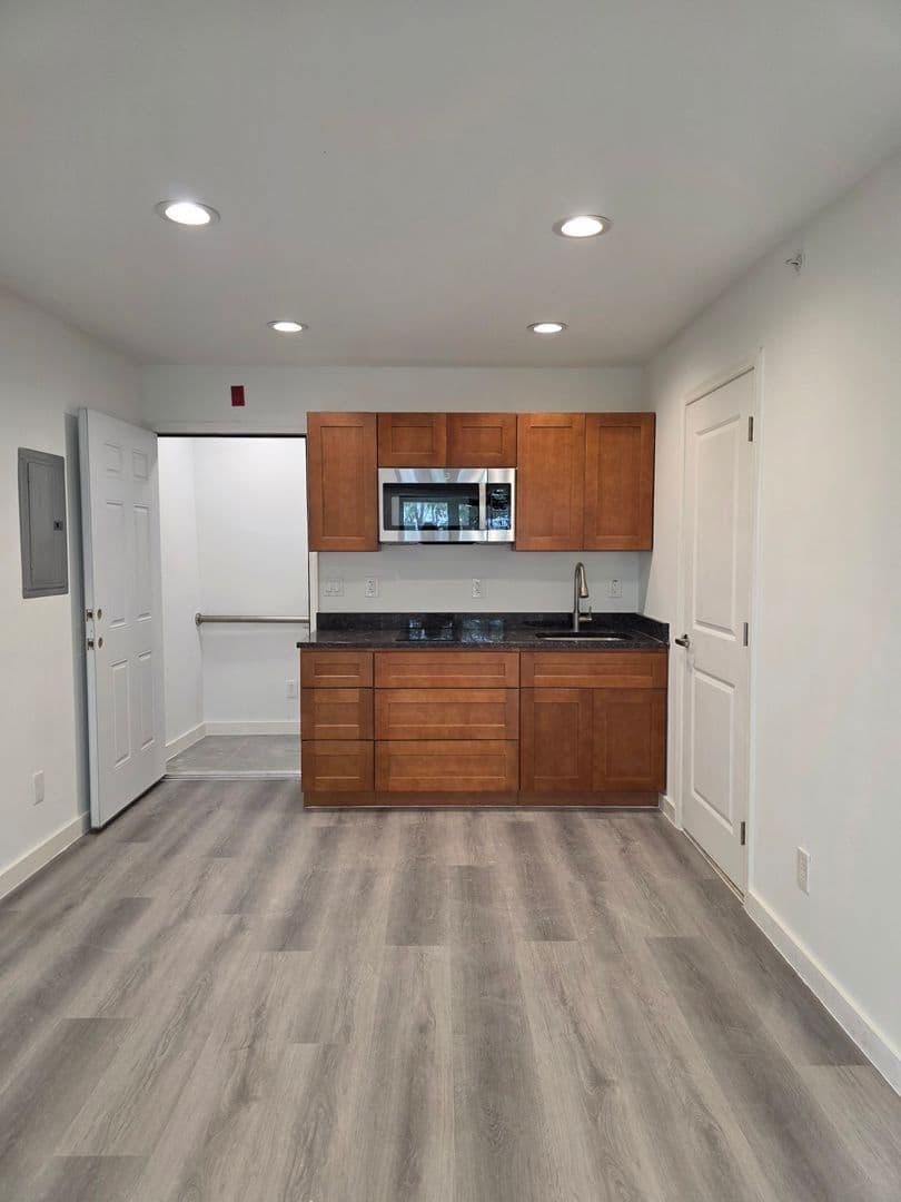 Philadelphia Apartment: 541 Washington Ave - 3rd Floor